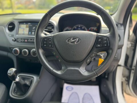 Hyundai i10 1.0 i10 Play 5dr 50