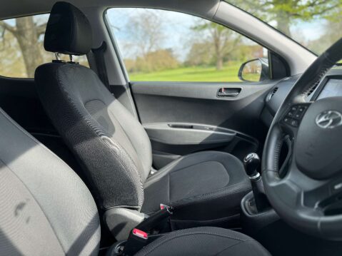 Hyundai i10 1.0 i10 Play 5dr 31