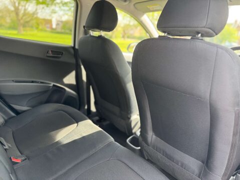 Hyundai i10 1.0 i10 Play 5dr 33