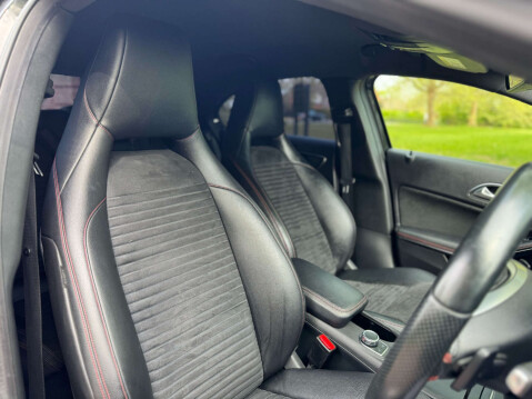 Mercedes-Benz A Class 1.5 A180 BlueEfficiency AMG Sport CDi Auto 5dr 30