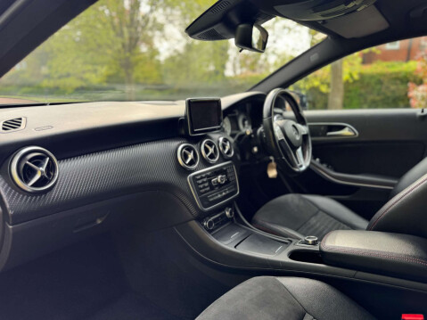 Mercedes-Benz A Class 1.5 A180 BlueEfficiency AMG Sport CDi Auto 5dr 26