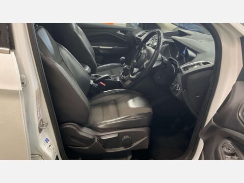 Ford Kuga 2.0 Kuga Titanium TDCI 5dr 9