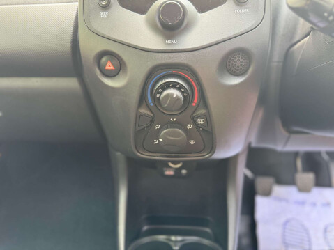 Toyota Aygo 1.0 Aygo X VVT-i 3dr 26