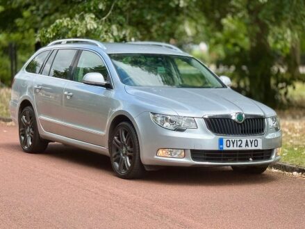 Skoda Superb 2.0 Superb Elegance TDI CR Semi-Auto 5dr