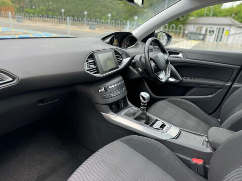 Peugeot 308 1.6 HDi Active 17