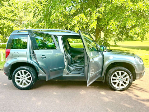 Skoda Yeti 2.0 Yeti Elegance TDI CR 4x4 Semi-Auto 4WD 5dr 15