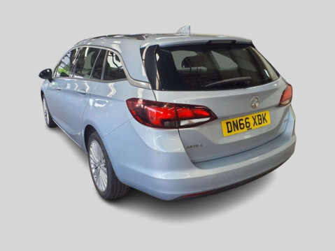 Vauxhall Astra 1.6 Astra Elite Nav CDTi Auto 5dr 4