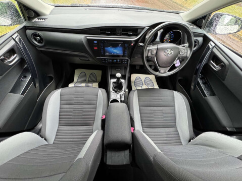 Toyota Auris 1.2 Auris Business Edition VVT-i 5dr 21