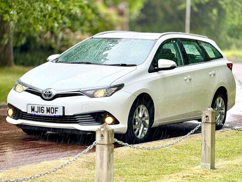 Toyota Auris 1.2 Auris Business Edition VVT-i 5dr 10