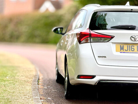 Toyota Auris 1.2 Auris Business Edition VVT-i 5dr 13