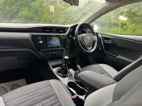 Toyota Auris 1.2 Auris Business Edition VVT-i 5dr 24