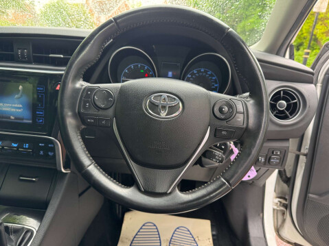 Toyota Auris 1.2 Auris Business Edition VVT-i 5dr 52