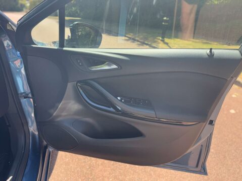 Vauxhall Astra 1.4 Astra SRI 5dr 35