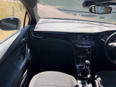 Vauxhall Astra 1.4 Astra SRI 5dr 26