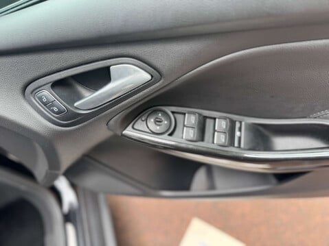 Ford Focus 1.0 Focus Titanium X 5dr 21