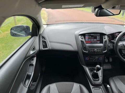 Ford Focus 1.0 Focus Titanium X 5dr 26
