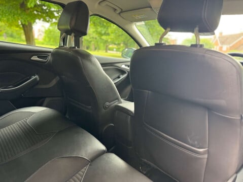 Ford Focus 1.0 Focus Titanium X 5dr 35