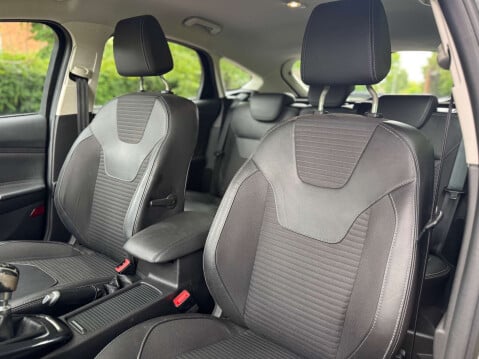 Ford Focus 1.0 Focus Titanium X 5dr 41