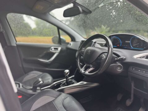 Peugeot 2008 1.6 2008 Allure e-HDi 5dr 14