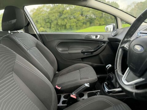 Ford Fiesta 1.3 Zetec 29