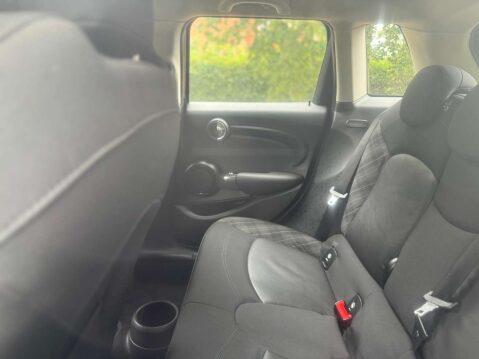 Mini Hatch 1.5 Cooper 5dr 33