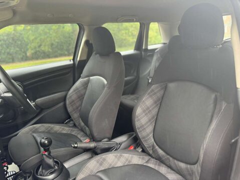 Mini Hatch 1.5 Cooper 5dr 54