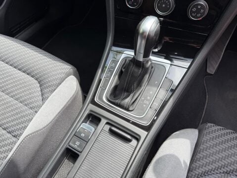 Volkswagen Golf 2.0 TDI R-Line DSG Euro 6 (s/s) 5dr 12
