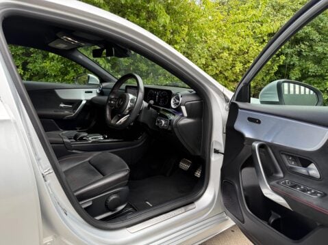 Mercedes-Benz A Class 1.3 A200 AMG Line (Premium) 7G-DCT Euro 6 (s/s) 5dr 15