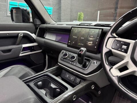 Land Rover Defender 3.0 D250 MHEV HSE Auto 4WD Euro 6 (s/s) 3dr 10