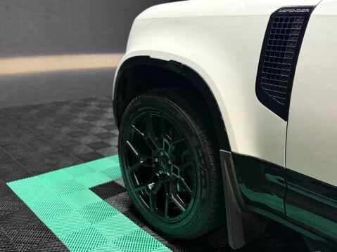 Land Rover Defender 3.0 D250 MHEV HSE Auto 4WD Euro 6 (s/s) 3dr 36