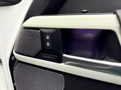 Land Rover Defender 3.0 D250 MHEV HSE Auto 4WD Euro 6 (s/s) 3dr 31