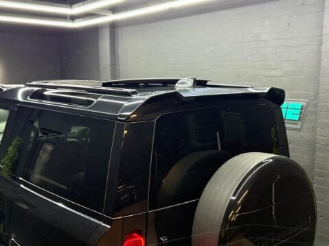 Land Rover Defender 3.0 D250 MHEV X-Dynamic S Auto 4WD Euro 6 (s/s) 3dr 33