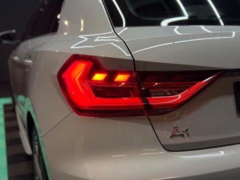 Audi A1 1.0 TFSI 30 S line Sportback Euro 6 (s/s) 5dr 27