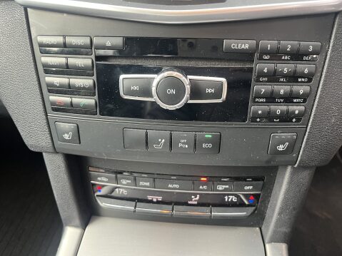 Mercedes-Benz E Class E220 CDI BLUEEFFICIENCY S/S SPORT 13