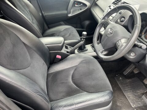 Toyota Rav4 XT-R D4D 11