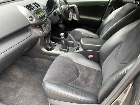 Toyota Rav4 XT-R D4D 12
