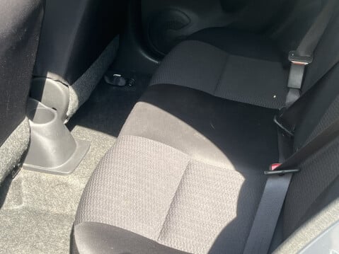 Nissan Micra 1.2 VISIA 11