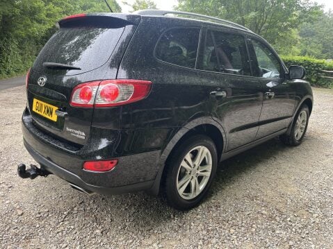 Hyundai SANTA FE PREMIUM 4X4 CRDI 6 SPEED MANUAL. 4