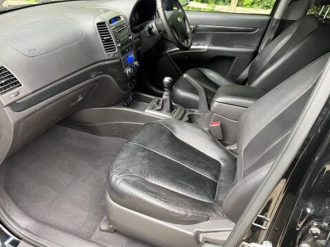 Hyundai SANTA FE PREMIUM 4X4 CRDI 6 SPEED MANUAL. 9
