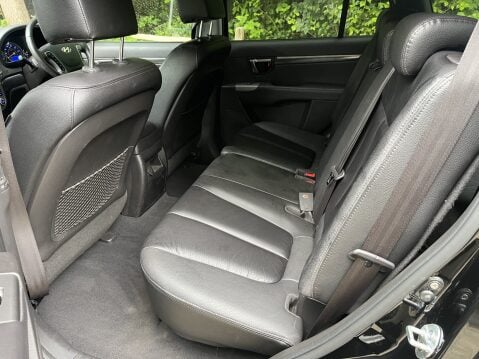 Hyundai SANTA FE PREMIUM 4X4 CRDI 6 SPEED MANUAL. 10