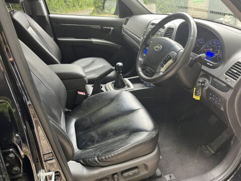 Hyundai SANTA FE PREMIUM 4X4 CRDI 6 SPEED MANUAL. 8