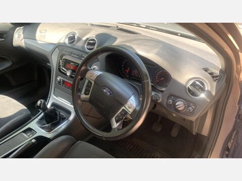 Ford Mondeo TITANIUM X 2.0 PETROL ESTATE CAR 5 SPEED MANUAL. 5