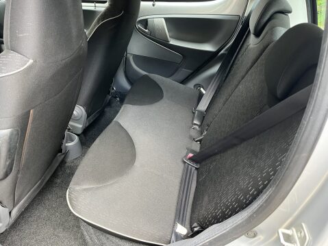 Peugeot 107 1.0 URBAN 5 DR 5 SPEED** £20 TAX ** ULEZ COMPLIANT ** 11