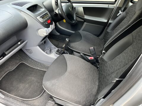 Peugeot 107 1.0 URBAN 5 DR 5 SPEED** £20 TAX ** ULEZ COMPLIANT ** 10