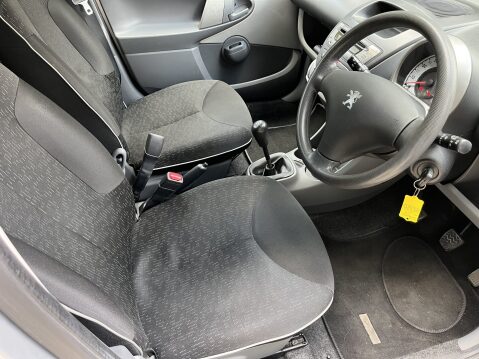 Peugeot 107 1.0 URBAN 5 DR 5 SPEED** £20 TAX ** ULEZ COMPLIANT ** 9