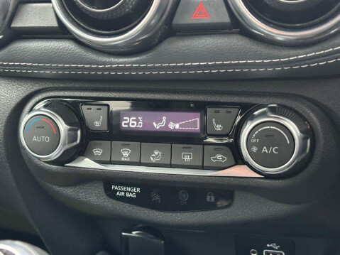 Nissan Juke 1.0 DIG-T Tekna SUV 5dr Petrol Manual Euro 6 (s/s) (114 ps) ++ ONE OWNER ++ 19