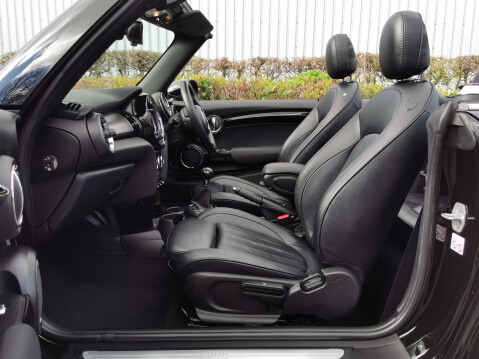 Mini Convertible COOPER EXCLUSIVE 17