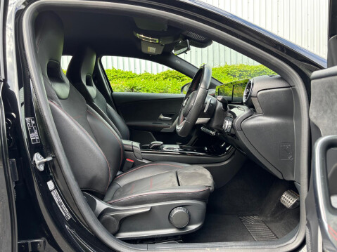 Mercedes-Benz A Class A 200 AMG LINE 13
