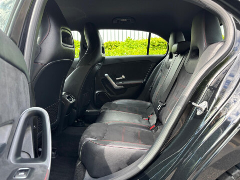 Mercedes-Benz A Class A 200 AMG LINE 27