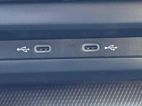 Volkswagen Golf R-LINE TSI 26